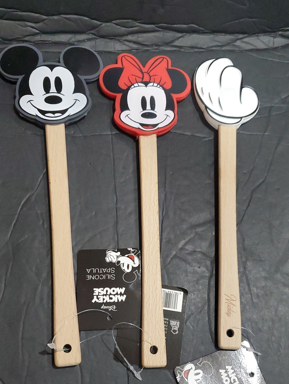 Disney's Mickey Minnie and Mickey hand 3piece silicon spatula set brand new